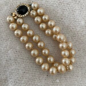 Van Heusen Gold Pearl Bracelet with Black Accent